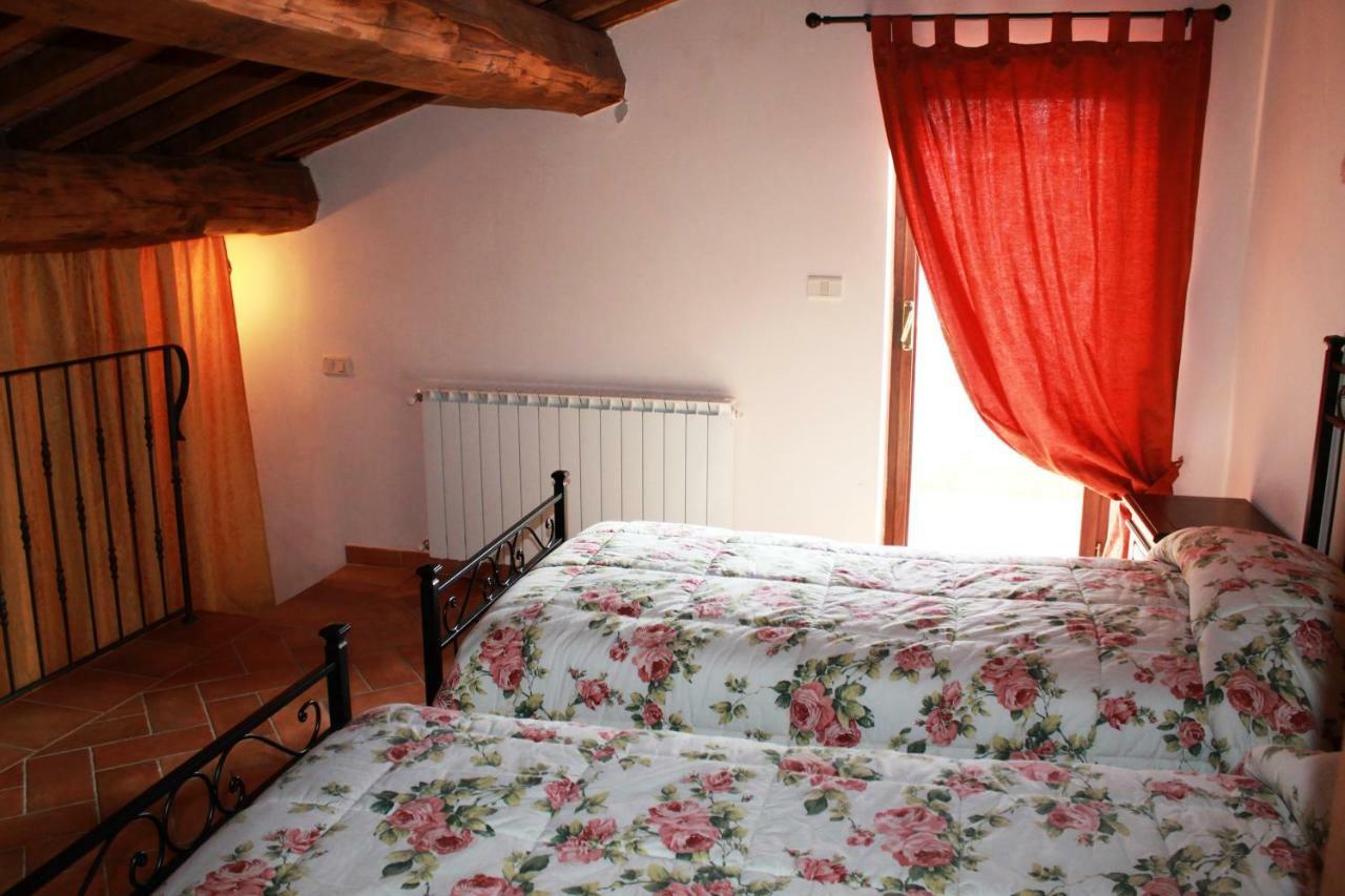 La Casa Del Calzolaio Hotel Радикофани Екстериор снимка